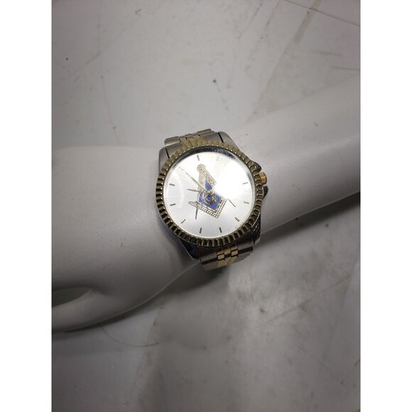 Masonic Mason Watch Wristwatch Gold & Silver Tone Freemason Square & Compass - Picture 1 of 6